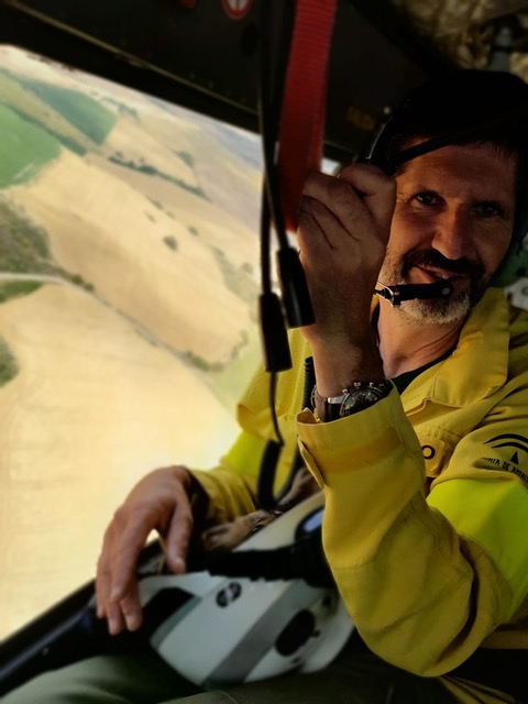 Pepe in the helicopter. Photo © Isa Moreno/INFOCA